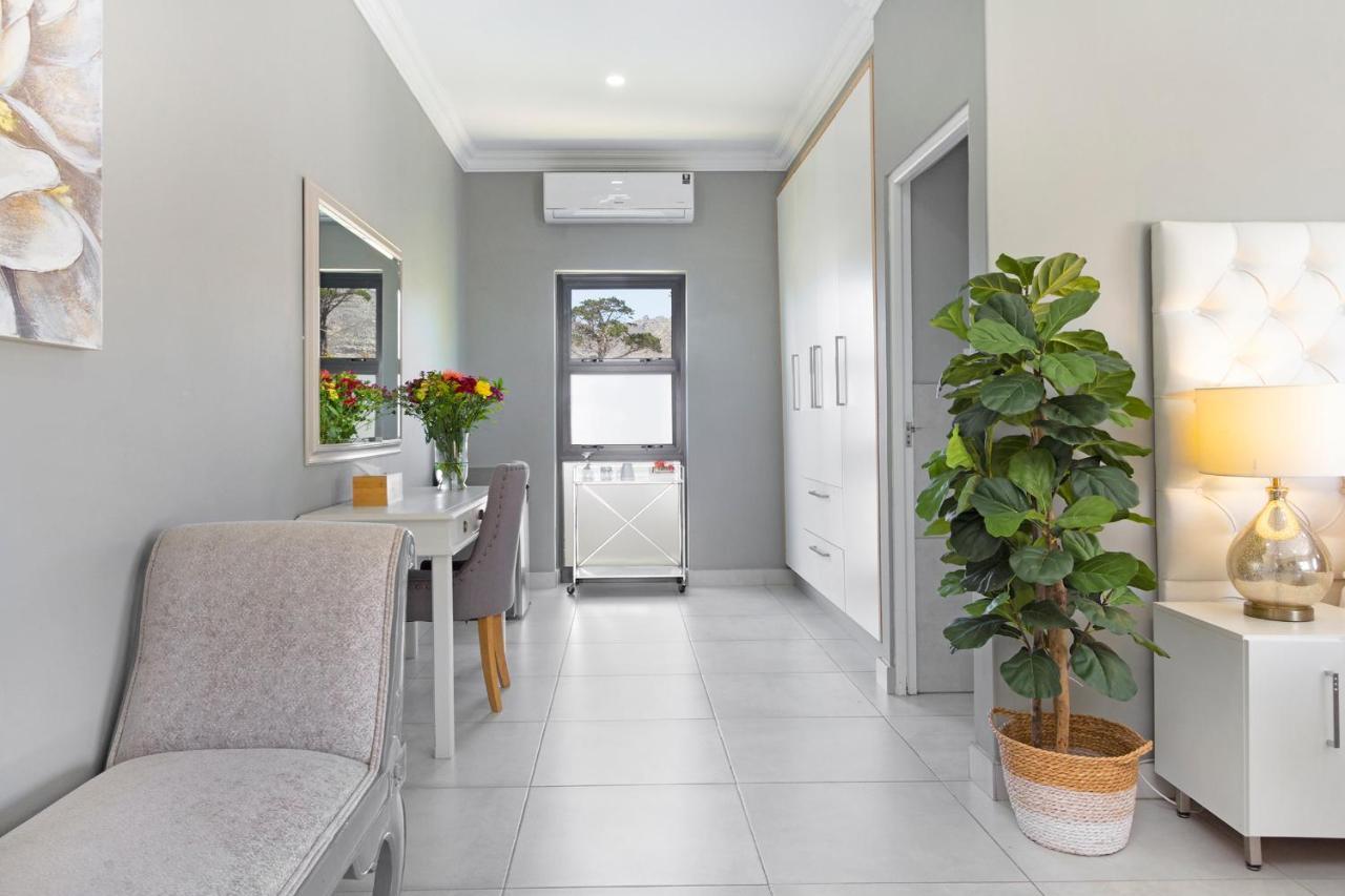 2 On Lismore Guesthouse Tokai Экстерьер фото
