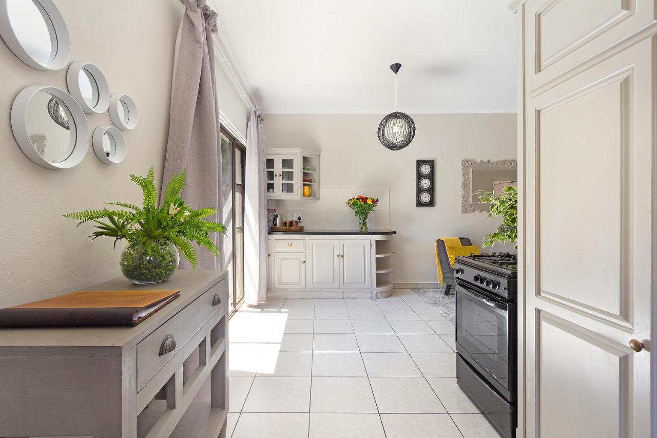 2 On Lismore Guesthouse Tokai Экстерьер фото