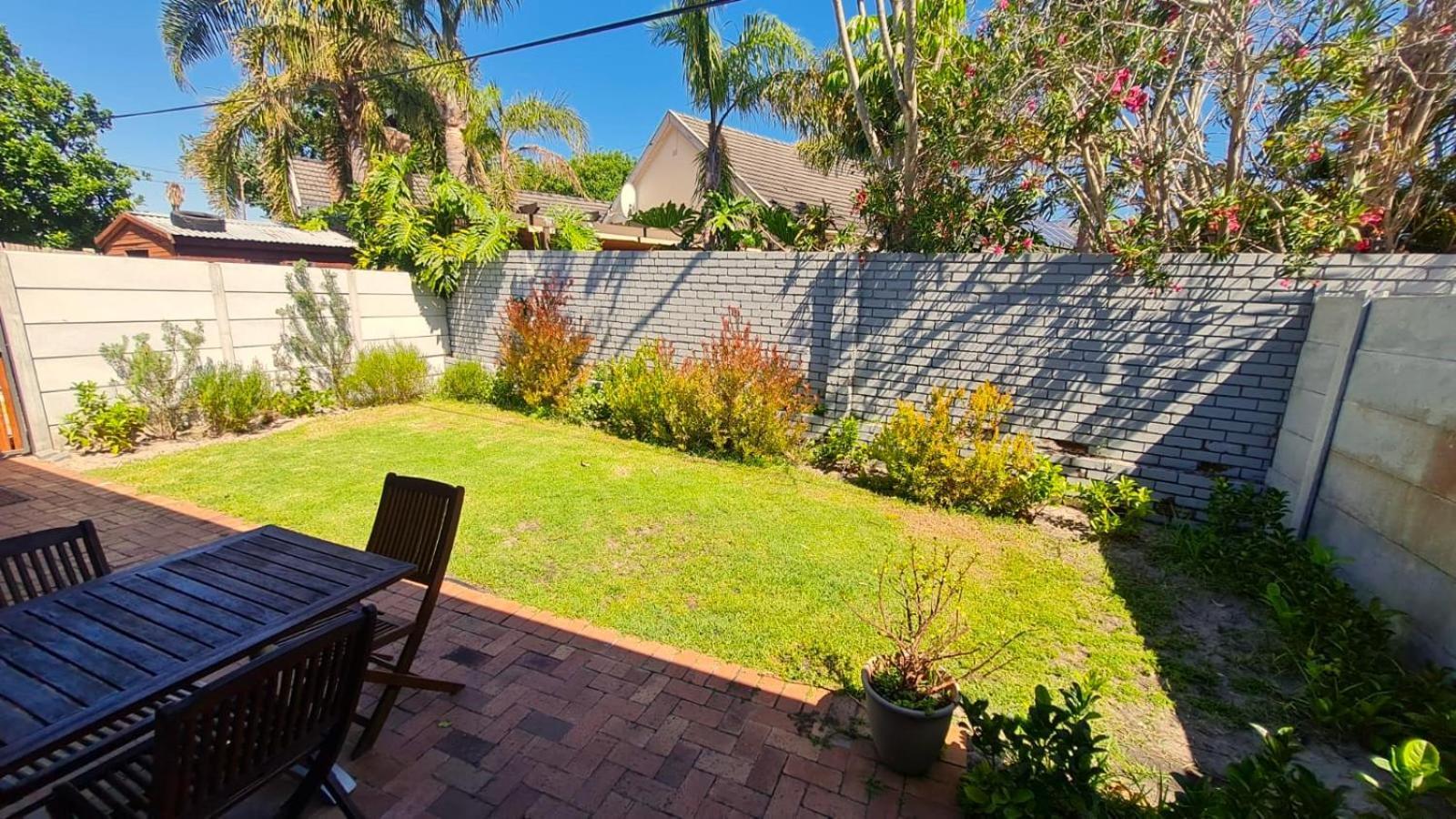 2 On Lismore Guesthouse Tokai Экстерьер фото